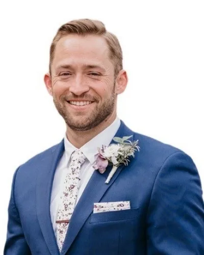 Headshot of Robert Llaurador