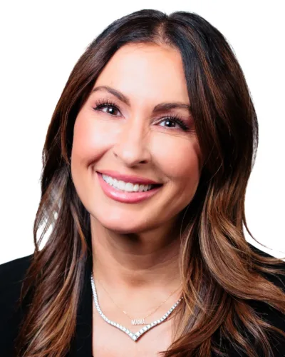 Headshot of Rikki Denniston