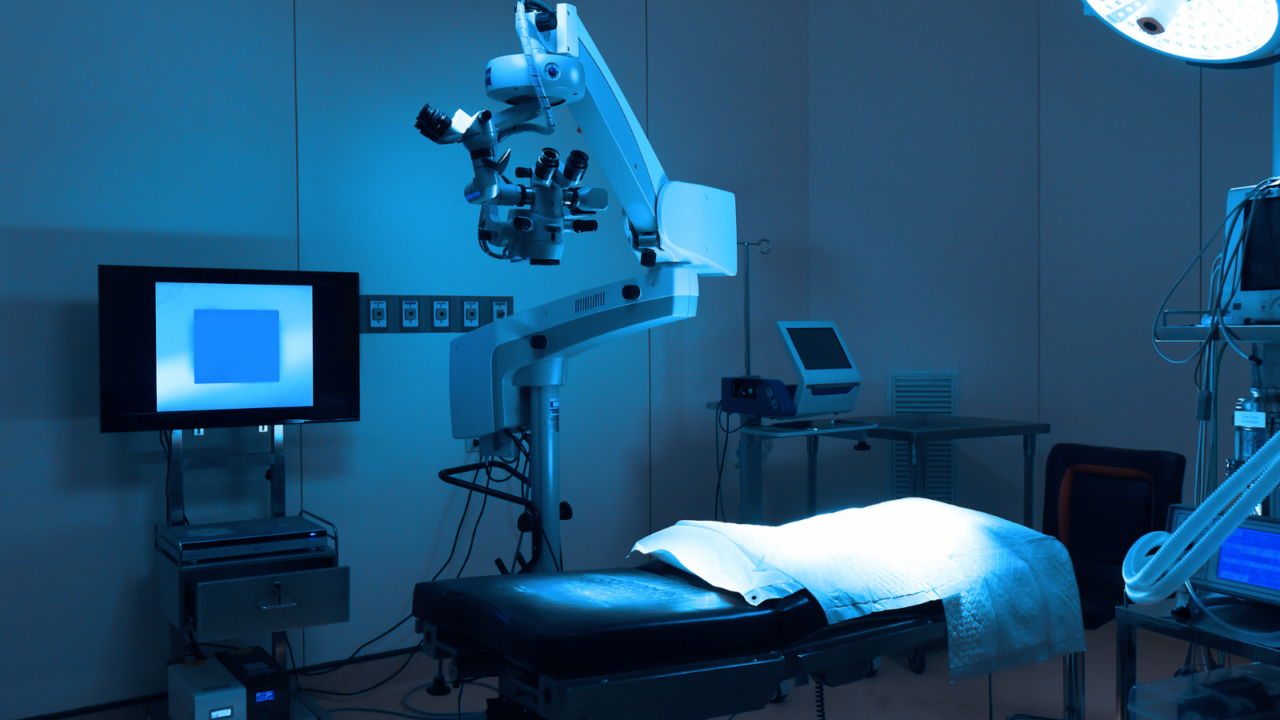 Medical device and diagnostic equipment in operating room