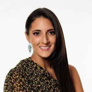 headshot of Angela Chiccarelli