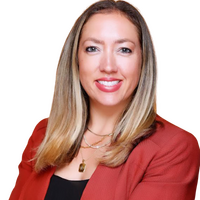 Headshot of Caitlin Antosz