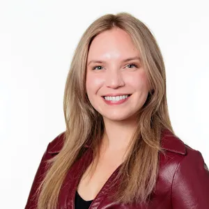 headshot of Emily Evans