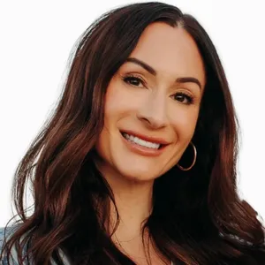 headshot of Carrie Brock