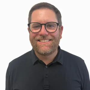 headshot of Luke Swift