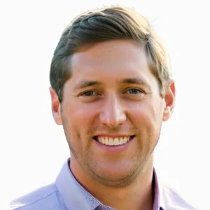 headshot of Tyler Starnes