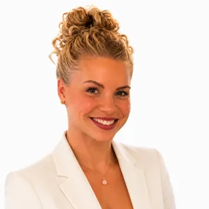 headshot of Jenna Eckstrum