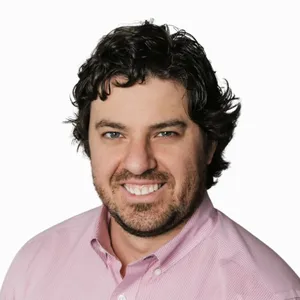 headshot of Henry DeSimone