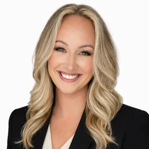 headshot of Samantha Juhnke