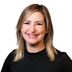 headshot of Katie Dahlstrom