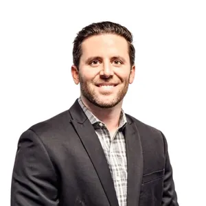 headshot of Nick Farinacci