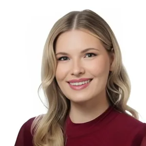 headshot of Candace Bracher