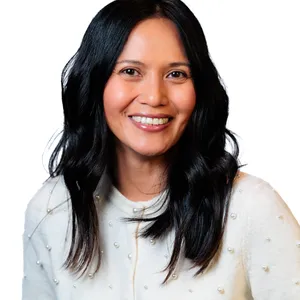 headshot of Annie Crittenden