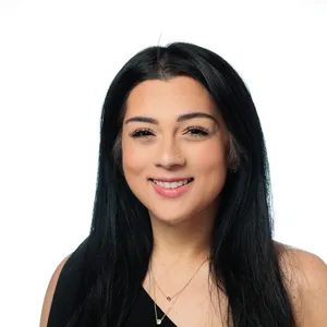 headshot of Samantha Rinaldi