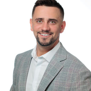 headshot of Jarred Howell