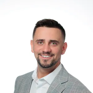 headshot of Jarred Howell